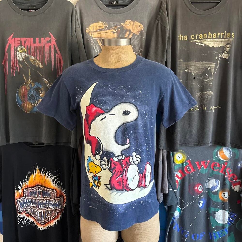 Vintage 1990s snoopy peanuts t shirt